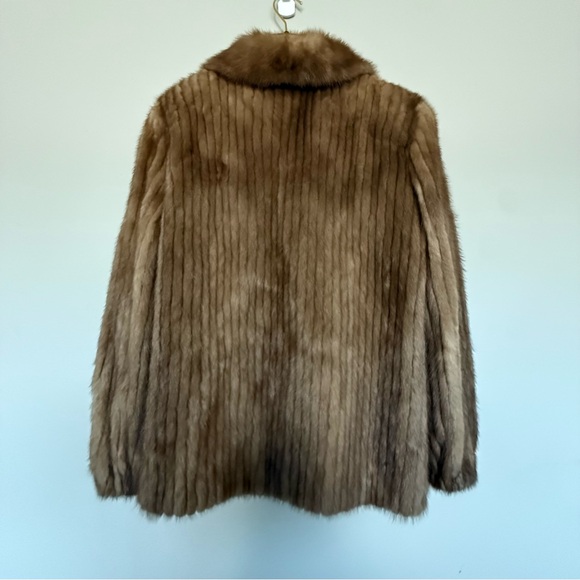 Beautiful Vintage Real Fur Brown Fur Coat - Picture 2 of 8
